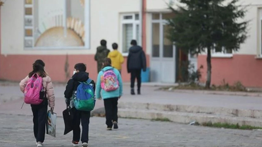 sömestr tatili ne zaman, okul 15 tatil ne zaman, 15 tatil ne zaman 2025 kaç gün kaldı, 15 tatil ne zaman başlıyor, okullarda ara tatil ne zaman