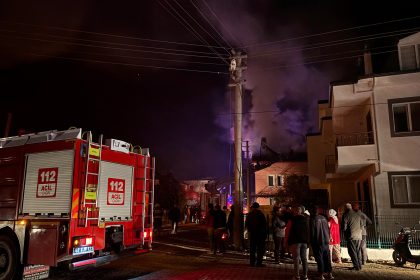 Seydikemer ev yangını Seydikemer çatı katı yangın seydikemer yangın seydikemer itfaiye