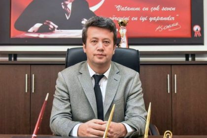 Muğla Sıtkı Koçman Üniversitesi rektör Prof. Dr. Mustafa Gökçe mskü rektör yardımcısı