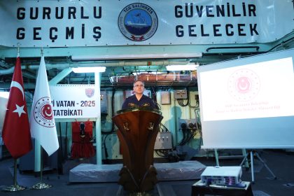 Aksaz Deniz Üs Komutanlığı Milli Savunma Bakanlığı Milli Savunma Bakanlığı bilgilendirme toplantısı Milli Savunma Bakanlığı Basın Halkla İlişkiler Müşaviri Tuğamiral Zeki Aktürk marmaris üs komutanlığı