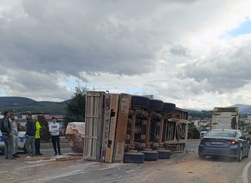 menteşe yatağan kaza menteşe yatağan tır kazası muğla tır kazası yatağan tır kazası muğla trafik kazası
