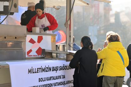 muğlada lokma dağıtıldı, muğla büyükşehir belediyesi lokma, menteşede lokma dağıtıldı, bolu kartalkaya yangın, boludaki yangın için muğlada lokma