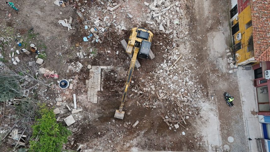 milasta tarihi eser, milas tabakhane caddesi, milasta bina yıkıldı, milas tarihi eser, muğlada tarihi eser bulundu