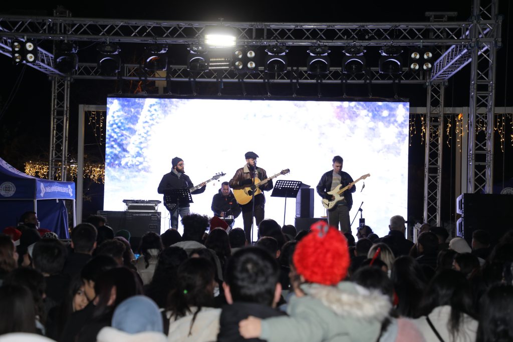 Muğla yeni yıl yeni yıl festivali Muğla yeni yıl festivali Menteşe Kent Meydanı menteşe yeni yıl
