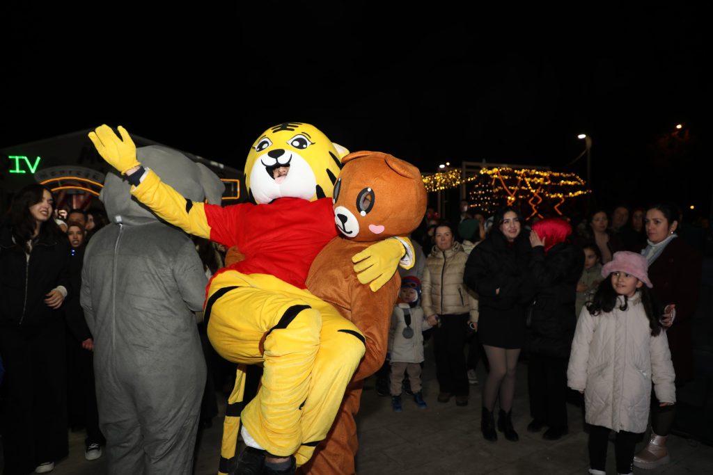Muğla yeni yıl yeni yıl festivali Muğla yeni yıl festivali Menteşe Kent Meydanı menteşe yeni yıl
