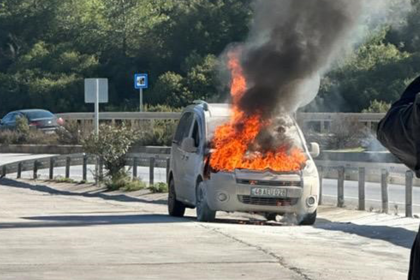 Bodrum araç yangını Bodrum seyir halindeki hafif ticari araç bodrum araba yangını Bodrum