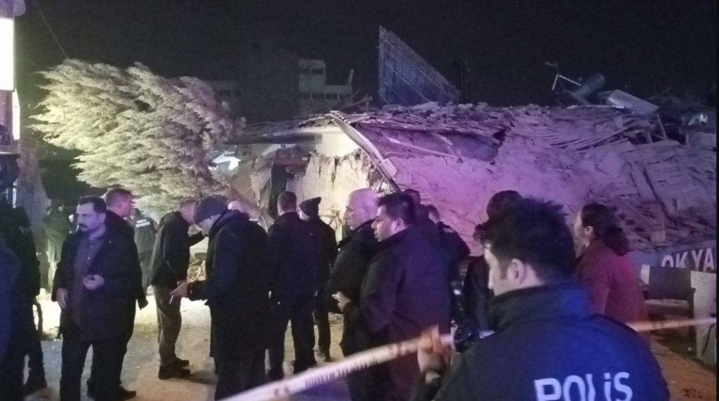 konya bina çöktü
konya son dakika
konya bina
konyada apartman çöktü
konya'da çöken bina