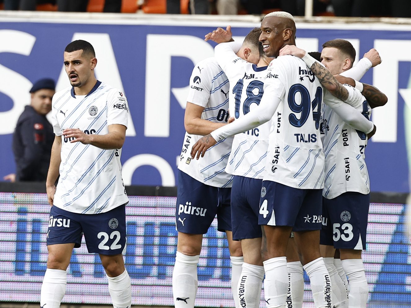 Fenerbahçe Anderlecht muhtemel 11
Fenerbahçe maç kadrosu
Fenerbahçe Anderlecht maç kadrosu
Fenerbahçe Anderlecht Avrupa ligi maçı
Fenerbahçe Anderlecht 11leri