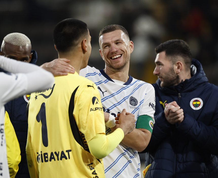 Fenerbahçe Anderlecht muhtemel 11 Fenerbahçe maç kadrosu Fenerbahçe Anderlecht maç kadrosu Fenerbahçe Anderlecht Avrupa ligi maçı Fenerbahçe Anderlecht 11leri