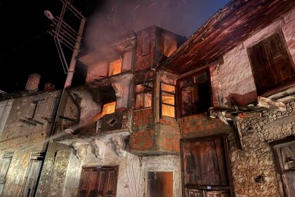 fethiye yangın, incirköy mahallesi yangın, fethiye incirköy mahallesi yangın, fethiye iki katlı ev yangın, incirköy ev yangın