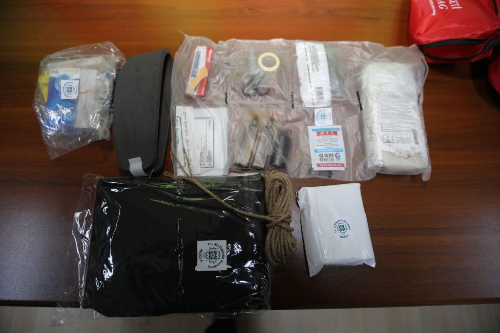 muğlada deprem çantası dağıtımı, muğla deprem çantası, deprem çantası dağıtımı muğla, muğla büyükşehir belediyesi deprem, deprem çantası muğla