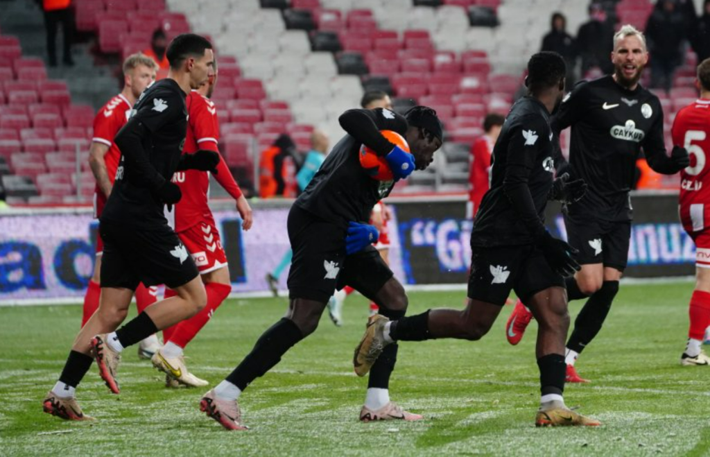 trabzonspor rizespor muhtemel 11, trabzonspor rizespor maç kadrosu, trabzon rize muhtemel 11, trabzonspor rizespor ilk 11, trabzonspor maç kadrosu