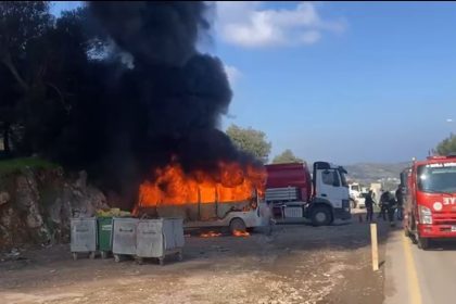 Bodrum minibüs yangını bodrum yangın Gölköy Mahallesi yangın minibüs yangını