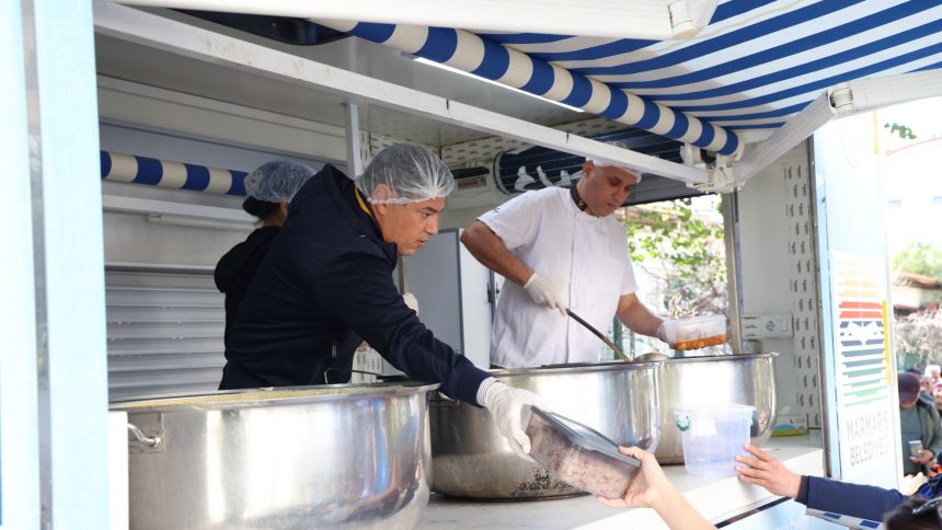 marmaris iftar, marmaris belediyesi iftar, marmaris iftar yemeği, mamaris iftarlık, marmaris iftar dağıtımı, marmaris ramazan