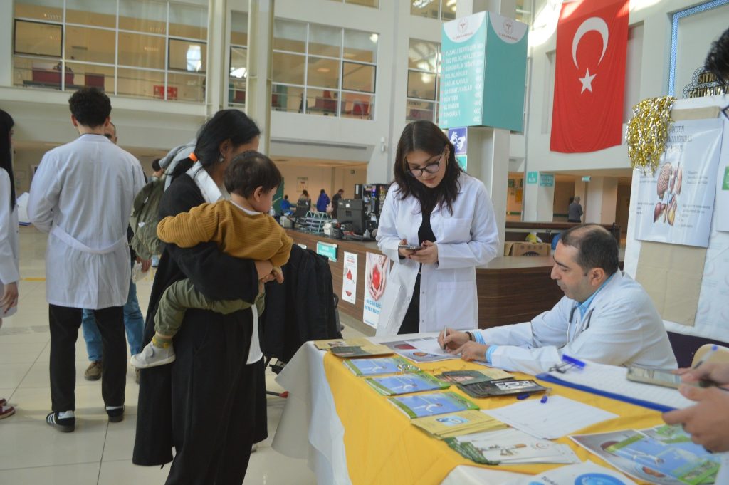 Nikotin Bağımlılığından Kurtulun etkinliği Yeşilay Haftası  Muğla Eğitim ve Araştırma Hastanesi Muğla Eğitim ve Araştırma Hastanesi etkinlik