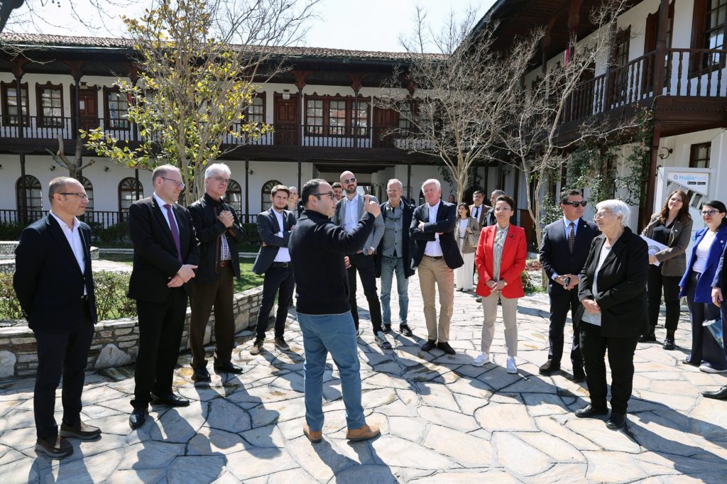 sindelfingen belediyesi, singelfingen belediyesi menteşe, sindelfingen belediye başkanı bernd vöhringer, menteşe belediyesi almanya iş birliği, menteşe belediyesi sindelfingen iş birliği