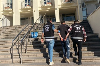 bodrumda 20 ayrı suç, bodrumda 20 ayrı suçtan aranan kişi, bodrumda aranan şahıs, bodrum ilçe emniyet, muğla istihbarat şube bodrum