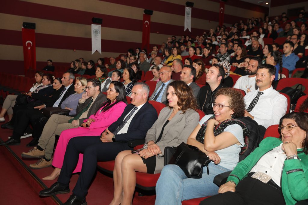 Kadın Oyunları Festivali, Muğla Kadın Oyunları Festivali, Muğla Büyükşehir Belediyesi tiyatro, Muğla Büyükşehir Belediyesi kadın tiyatrosu tiyatro festivali
