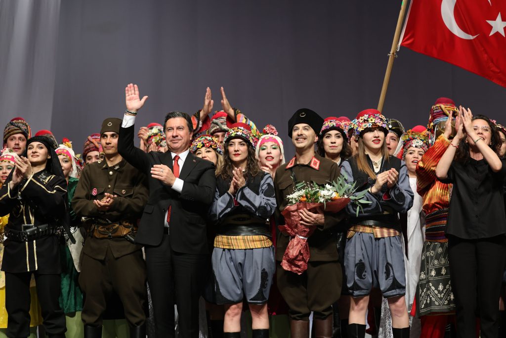 18 mart etkinlikleri muğla, muğla büyükşehir belediyesi 18 mart, Muğla çanakkale şehitlerini anma satranç turnuvası, muğla İlker Başbuğ, muğla zeybeklerle çanakkale gösterisi
