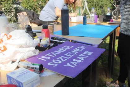 fethiye kadın danışma dayanışma derneği, fethiye 8 mart, fethiye pankart atölyesi, fethiye kadınlar günü pankart, fethiye dünya kadınlar günü, fethiye 8 mart pankart