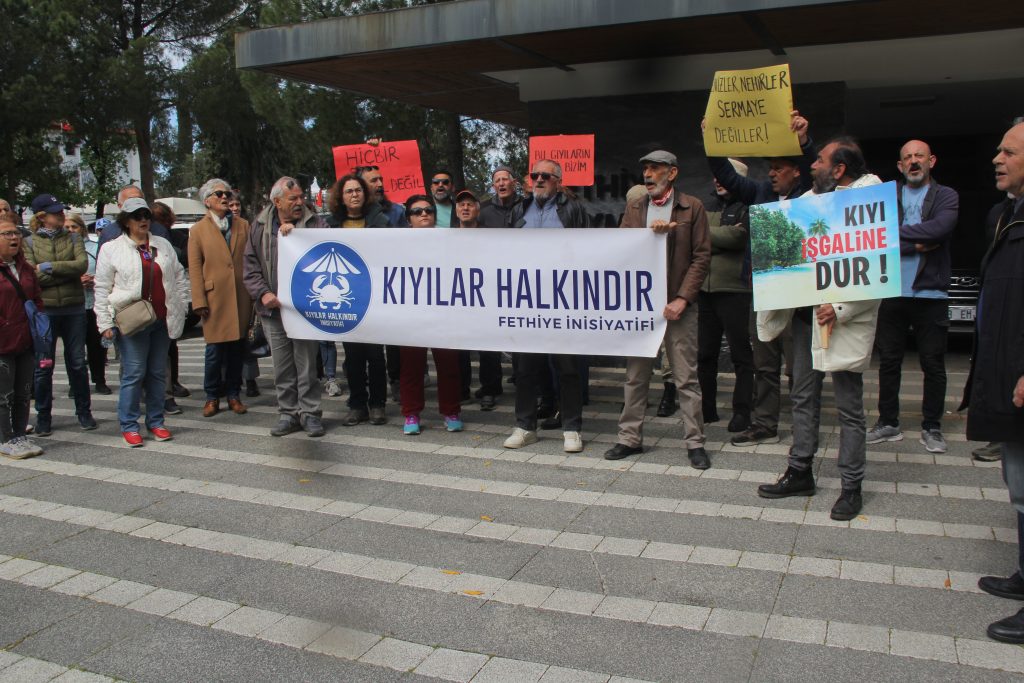 kıyılar halkındır Fethiye İnisiyatifi kıyılar halkındır Fethiye İnisiyatifi karataş plajı Fethiye kaymakamlığı basın açıklaması fethiye karataş plajı fethiye basın açıklaması