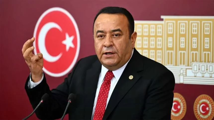 adnan beker kimdir adnan beker hangi parti adnan beker chp adnan beker Adnan beker özgür özel