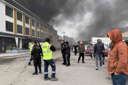 asem mobilyacılar çarşısı, asem mobilyacılar çarşısı yangın, sakarya yangın, mobiyacılar çarşısı yangın, sakarya asem yangın