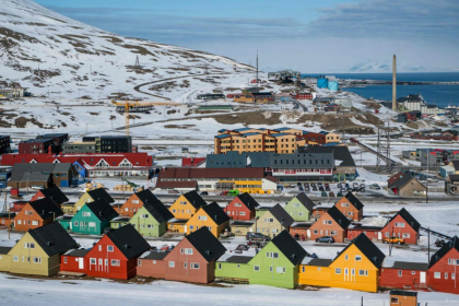 svalbard norveç, svalbard takımadaları, svalbard nerede, svalbard adası nerede, svalbard yaşayan türkler