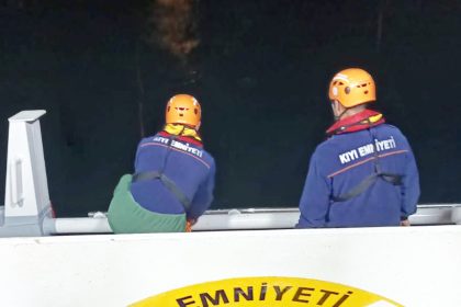 bodrum tekne, bodrumda sürüklenen tekne, bodrum fırtına, bodrum açıklarında tekne, bodrum açıklarına sürüklenen tekne