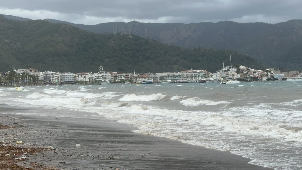 marmariste şiddetli yağış, marmariste fırtına, marmaris hava durumu, marmariste olumsuz hava, marmariste şiddetli yağış ve fırtına 