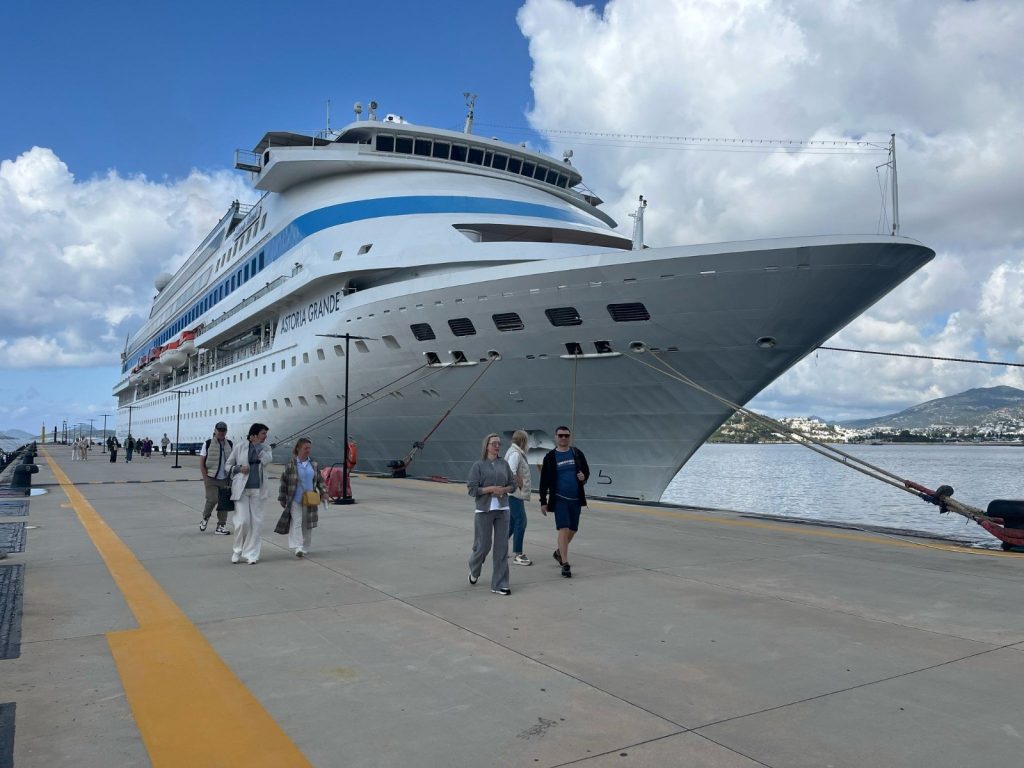 Astoria Grande bodrum kruvaziyer bodrum kruvaziyer gemisi kruvaziyer sezonu