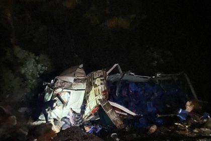 seydikemer domates yüklü seydikemer trafik kazası seydikemer bir kişi yaralandı