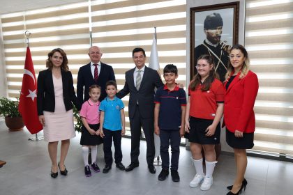 marmaris Belediye Başkanı Acar Ünlü 23 nisan Marmaris Belediye Başkanı Acar Ünlü 23 nisan koltuğu bıraktı