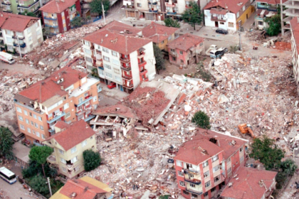 1999 depremi büyüklüğü, 1999 istanbul depremi, 1999 depremi kaç saniye sürdü, 99 depremi saat kaçta oldu, 99 depremi kaç saniye
