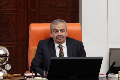 sırrı süreyya önder kimdir, sırrı süreyya önder kim, sırrı süreyya önder hangi partiden, sırrı süreyya önder nerelidir, sırrı süreyya önder yaş