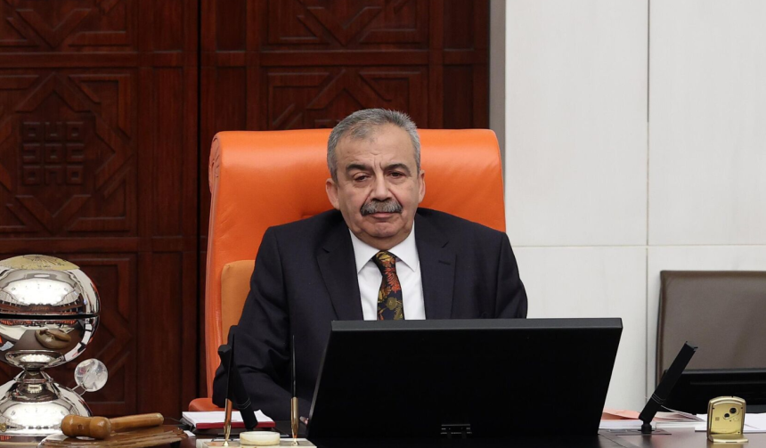 sırrı süreyya önder kimdir, sırrı süreyya önder kim, sırrı süreyya önder hangi partiden, sırrı süreyya önder nerelidir, sırrı süreyya önder yaş