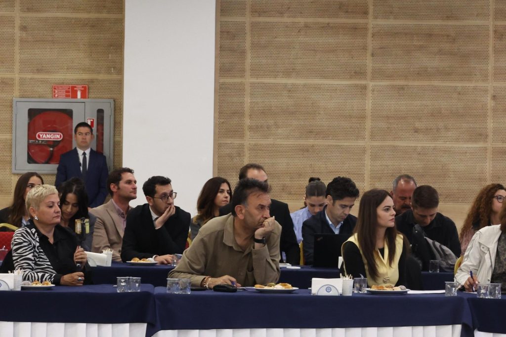 muğla 1 yılı değerlendirme ve bilgilendirme toplantısı, muğla ahmet aras, muğlada son 1 yıl, muğla büyükşehir belediyesi, muğla büyükşehir belediye başkanı