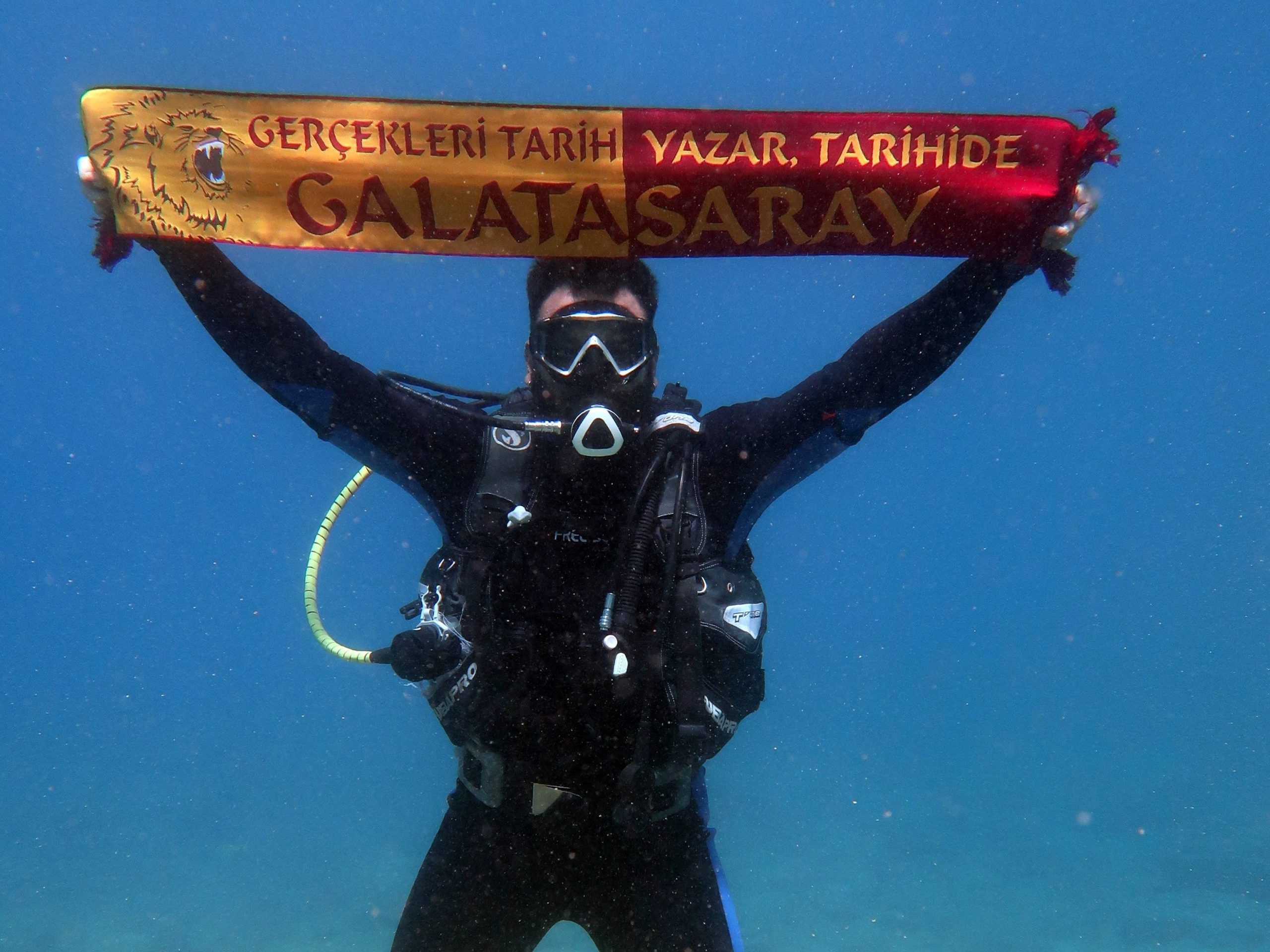 fethiye galatasaray şampiyonluk kutlaması, denizin dibinde şampiyonluk kutlaması, fethiye şampiyonluk kutlaması, fethiye galatasaray şampiyonluğu