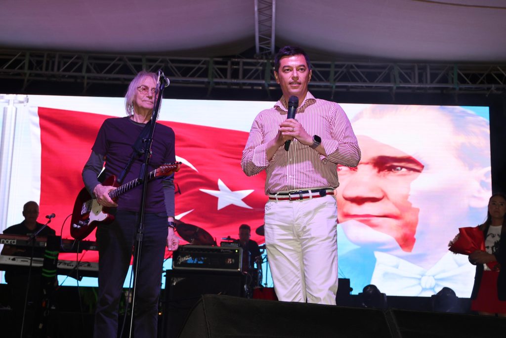 marmaris gençlik festivali, marmaris bulutsuzluk özlemi, marmaris 19 mayıs, marmaris belediyesi 19 mayıs, marmaris belediyesi gençlik festivali