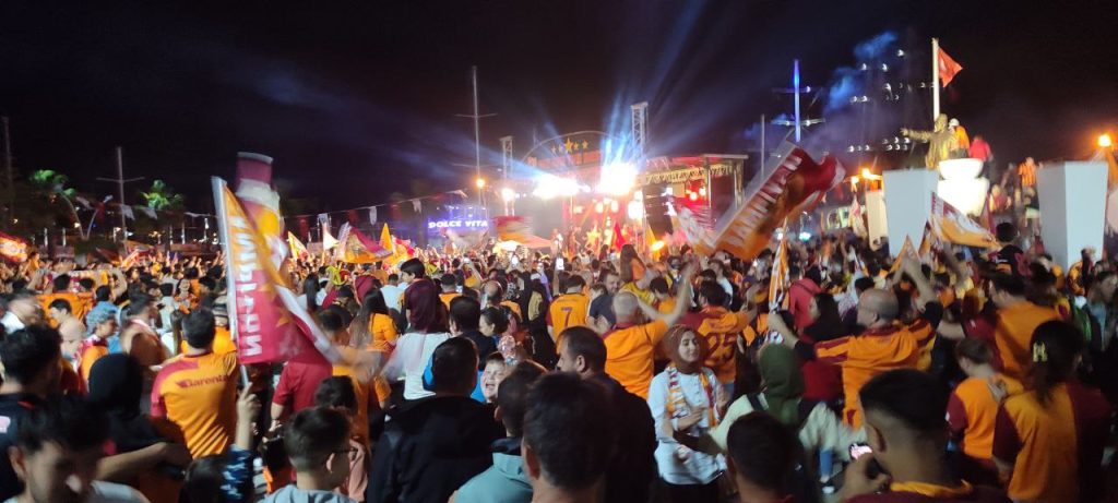 galatasaray şampiyonluk, fethiye galatasaray şampiyonluk kutlamaları, galatasaray şampiyonluk kutlamaları fethiye, fethiye galatasaray, fethiye galatasaraylılar