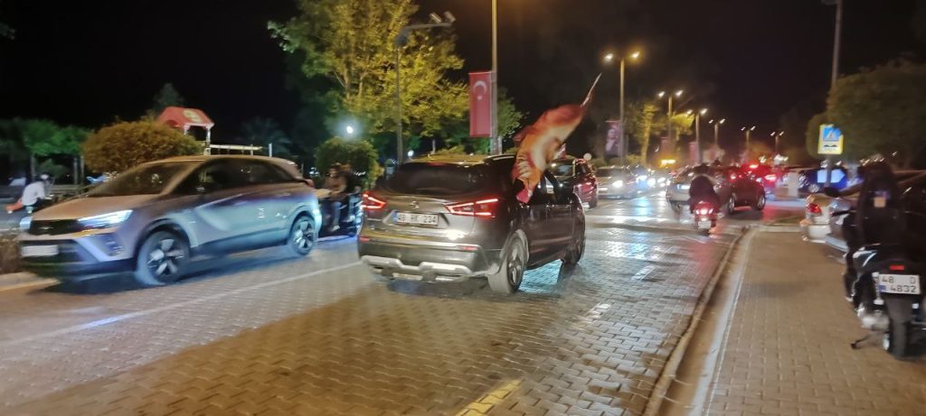 galatasaray şampiyonluk, fethiye galatasaray şampiyonluk kutlamaları, galatasaray şampiyonluk kutlamaları fethiye, fethiye galatasaray, fethiye galatasaraylılar