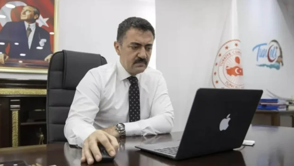 bülent tekbıyıkoğlu
tunceli valisi
tunceli valisi istifa
tunceli valisi bülent tekbıyıkoğlu
tunceli valisi neden istifa etti