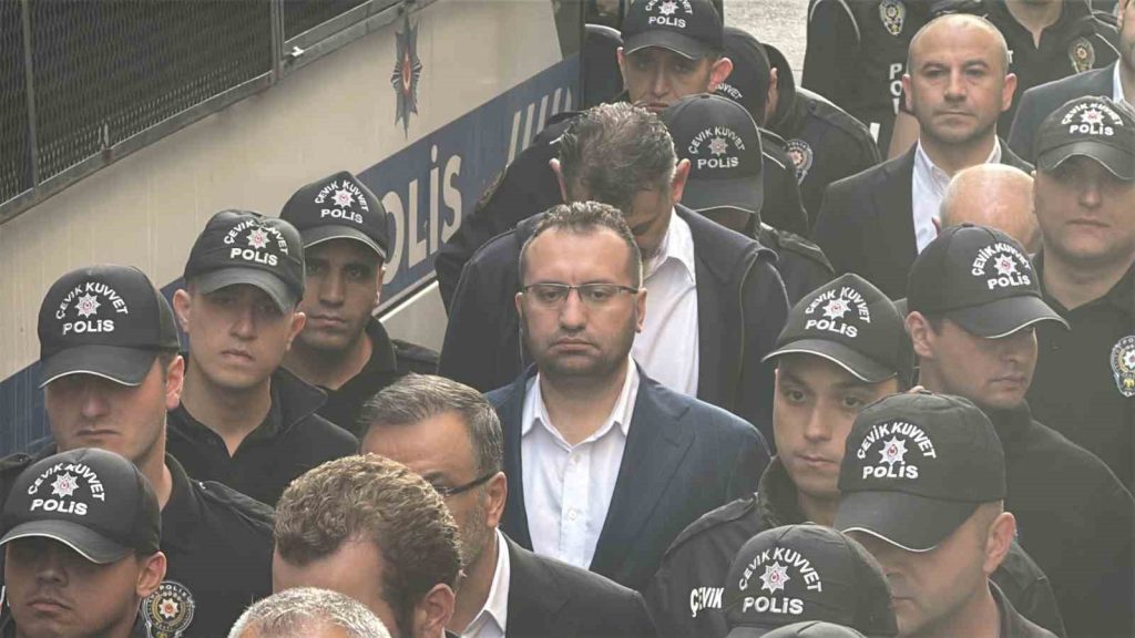 ibb operasyonu
içişleri bakanlığı
içişleri bakanlığı ibb
içişleri bakanlığı belediye başkanları
ibb 5 belediye başkanı