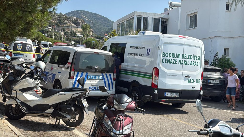 hüseyin demir, bodrum hüseyin demir, bodrumda çatıdan düşen emekli polis, bodrum emekli polis, bodrum çatı
