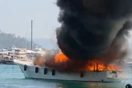 göcek limanı, göcek, göcekte tekne, göcekte teknede yangın, teknede yangın