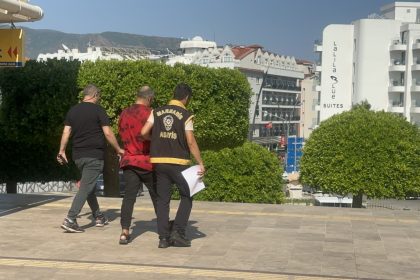 bora kılıç, marmarste müstehcenlik suçu, marmariste fenomen tutuklandı, marmaris bora kılıç, marmaris müstehcenlik suçu