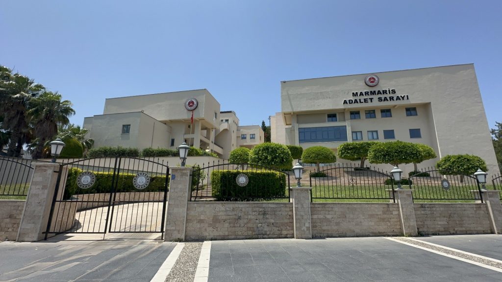 bora kılıç, marmarste müstehcenlik suçu, marmariste fenomen tutuklandı, marmaris bora kılıç, marmaris müstehcenlik suçu