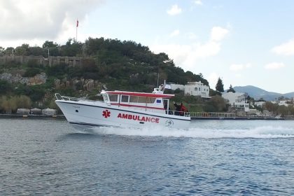 yunanistan açıklarında parmağı koptu, yunanistanda parmağı kopan kişi, yunanistanda yaralanan kişi, bodrum deniz ambulansı, yunanistandan bodruma getirilen kişi