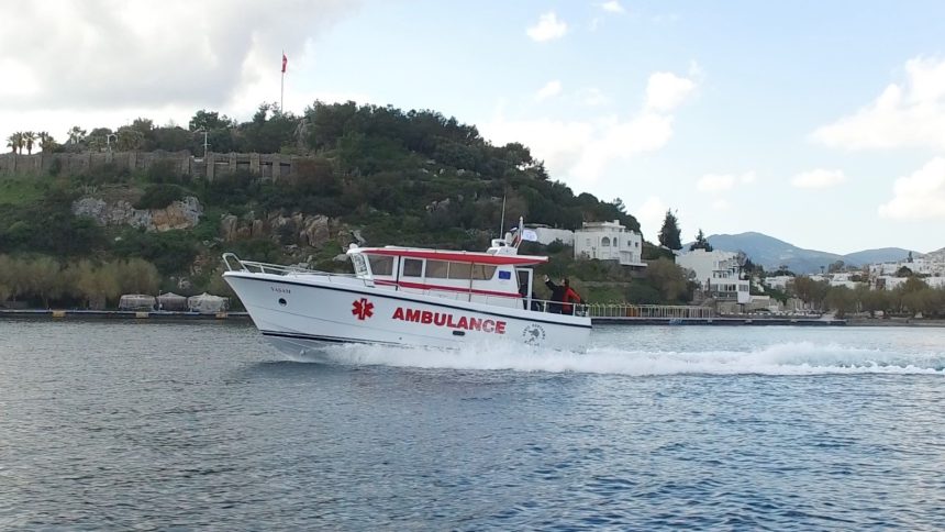 yunanistan açıklarında parmağı koptu, yunanistanda parmağı kopan kişi, yunanistanda yaralanan kişi, bodrum deniz ambulansı, yunanistandan bodruma getirilen kişi