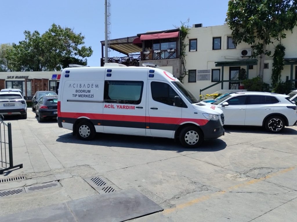yunanistan açıklarında parmağı koptu, yunanistanda parmağı kopan kişi, yunanistanda yaralanan kişi, bodrum deniz ambulansı, yunanistandan bodruma getirilen kişi